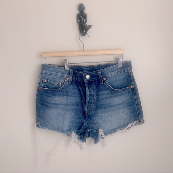Levi’s 501, cut off shorts medium blue denim in size 29 - Picture 13 of 15